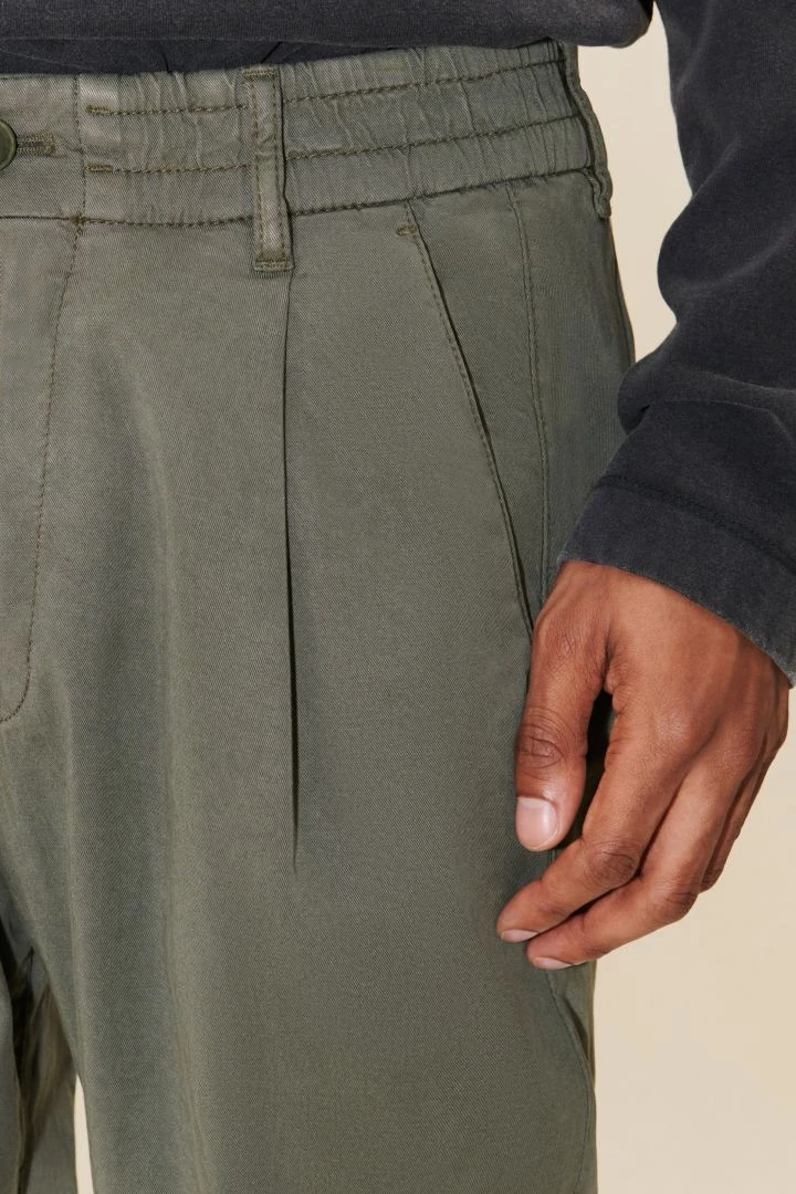 DRYKORN Casual Hose Mit Bundfalte Aus Lyocell-Baumwoll-Twill Grün 6 DRYKORN Casual Hose Mit Bundfalte Aus Lyocell-Baumwoll-Twill Grün - Image 4