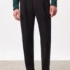 DRYKORN Casual Hose Mit Bundfalte In Twill Mit Garment-Dye Schwarz -Drykorn Geschäft 10 40 270115 40393 CHASY 1000 01 9e07dd4df1a7718e97ab5dfd8c3673b22f64dff5 720x1080