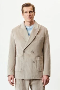 DRYKORN Zweireihiges Sakko Aus Softem Cord Beige -Drykorn Geschäft 10 42 132025 42390 MONTELINO 1705 01 61384af85b835799c52da24cd7b0678c6bd0e4dc 720x1080