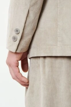 DRYKORN Zweireihiges Sakko Aus Softem Cord Beige -Drykorn Geschäft 10 42 132025 42390 MONTELINO 1705 05 346b85d4b820ee27ef2a0514fbfab88c87983c2c 720x1080