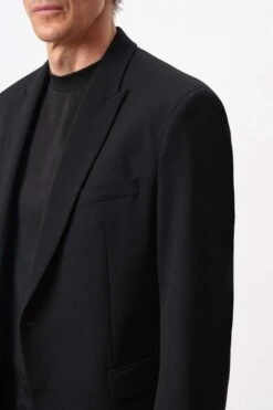 Sportives Slim Fit Sakko In Woll-Mix Schwarz -Drykorn Geschäft 10 42 138284 42400 LONEST 1000 04 f07a16e89596ed5f8d797a9565203ba26d5e61ae 720x1080