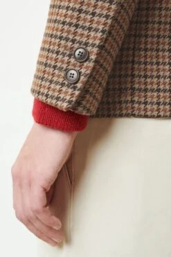 DRYKORN Zweireihiges Sakko In Italienischem Gepeachten Woll-Mix Braun -Drykorn Geschäft 10 42 138290 42390 MONTELINO 1400 05 7f746928d652f7411af0ba8ae2b55dfcabedf1d4 720x1080