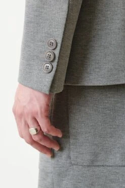 DRYKORN Regular Fit Sakko In Italienischem Jersey Grau -Drykorn Geschäft 10 42 138301 42403 KEBY 6402 05 30ebe68ddce3643a4ca54158e10abe6e643fa2a4 720x1080