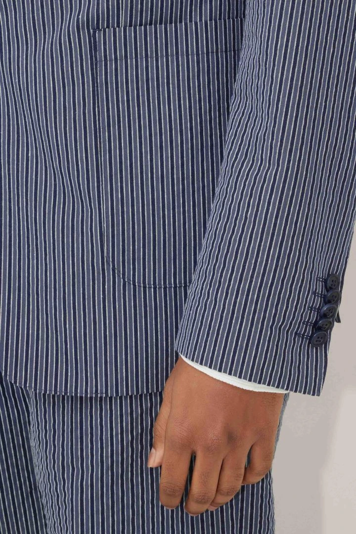 DRYKORN Klassiches Sakko In Streifen Dessin Blau 6 DRYKORN Klassiches Sakko In Streifen Dessin Blau - Image 4