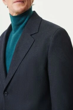 DRYKORN Regular Fit Sakko In Viskose-Mix Blau 12 DRYKORN Regular Fit Sakko In Viskose-Mix Blau -Drykorn Geschäft 10 42 142060 42403 KEBY 3000 05 2ac11d5c416c63508ceb5db76d8aeed9bfbe5d23 720x1080