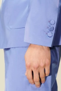 DRYKORN Doppelreihiges Regular Fit Sakko Aus Glänzendem Satin Blau 12 DRYKORN Doppelreihiges Regular Fit Sakko Aus Glänzendem Satin Blau -Drykorn Geschäft 10 42 150161 42384 EKBY 3406 05 d6f493367066e70618aad4c05084f40fca057ad5 720x1080