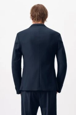 Doppelreihiges Skinny Fit Sakko In Bi-Stretch Wolle Blau 11 Doppelreihiges Skinny Fit Sakko In Bi-Stretch Wolle Blau -Drykorn Geschäft 10 42 190001 42375 BILBAO SK 3100 03 c7b590deb67f64862d569357a1f76f29c8f37e00 720x1080