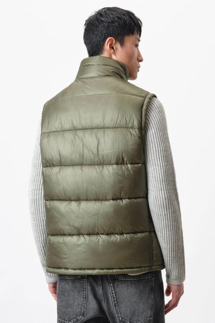 DRYKORN Puffer Weste Mit Stehkragen Grün 4 DRYKORN Puffer Weste Mit Stehkragen Grün - Image 2