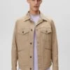 Truckerjacket Beige -Drykorn Geschäft 10 44 122011 44699 DULL 1600 01 d9867fa75e9ae3f628a0f433a23e0f2f973bc882 720x1080