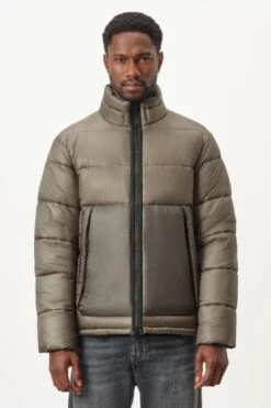 DRYKORN Puffer Jacket In Semi Transparentem Ripstop Grün -Drykorn Geschäft 10 44 134092 44742 VERO 2100 01 e0a63aec38be9f06a8cad2932eb5843fe21100e5 720x1080