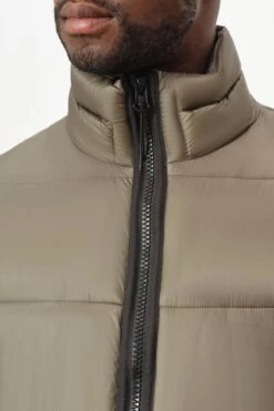 DRYKORN Puffer Jacket In Semi Transparentem Ripstop Grün -Drykorn Geschäft 10 44 134092 44742 VERO 2100 04 58cf5db3c88b3460219073356e500a9a5e46bf56 720x1080