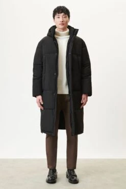 DRYKORN Langer Parka Mit Kapuze In Crinkle-Nylon Mit Steppoptik Schwarz -Drykorn Geschäft 10 44 134104 44785 MERENO 1000 02 b0e2d5c0d6a81f74b57558cc77a8c33dd496b5cb 720x1080