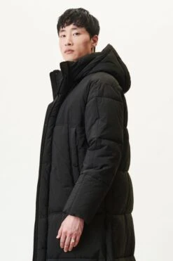 DRYKORN Langer Parka Mit Kapuze In Crinkle-Nylon Mit Steppoptik Schwarz -Drykorn Geschäft 10 44 134104 44785 MERENO 1000 04 6844fbb312f2a555e4e867be7aadf357fcb56952 720x1080