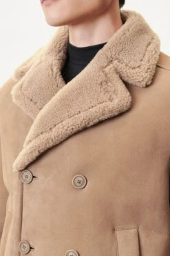 Caban Mit Reverskragen In Lammfell Braun -Drykorn Geschäft 10 44 180058 44764 KONNO 1400 05 ba1982c276df6461c83f6d66997d6ff757673534 720x1080