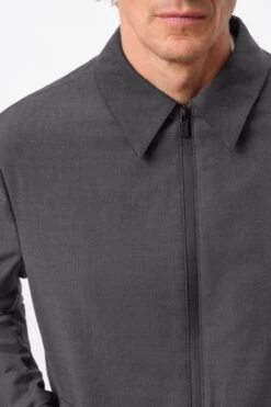 Blouson Jacke Mit 2-Way Zipper Aus Bi-Stretch Wolle Grau -Drykorn Geschäft 10 44 190001 44788 KELONA 6400 04 e29d24fb041a0c74cb6a6bde2e8b3c958121e4d5 720x1080