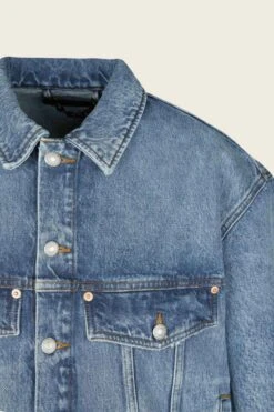 DRYKORN Denim Truckerjacket Blau -Drykorn Geschäft 10 44 260077 44769 MAJID 3620 09 05c2c4d18f24c7e12cfc83b6f9a1580f1bfed812 720x1080