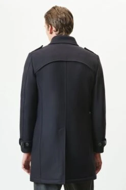 DRYKORN Trenchcoat In Winterlichem Woll-Mix Blau -Drykorn Geschäft 10 45 120010 45108 SKOPJE 3003 03 72a13a259c02cbe33208e4b1d1a248e9baf64b32 720x1080