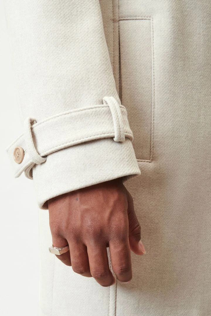 DRYKORN Trenchcoat In Winterlichem Woll-Mix Braun 8 DRYKORN Trenchcoat In Winterlichem Woll-Mix Braun - Image 6