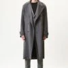 DRYKORN Trenchcoat Mit Gürtel In Italienischem Woll-Mix Grau -Drykorn Geschäft 10 45 120180 45257 YAKANO 6203 02 77f7f210d3a1ad09bc51beca817bcb79f9c785ce 720x1080