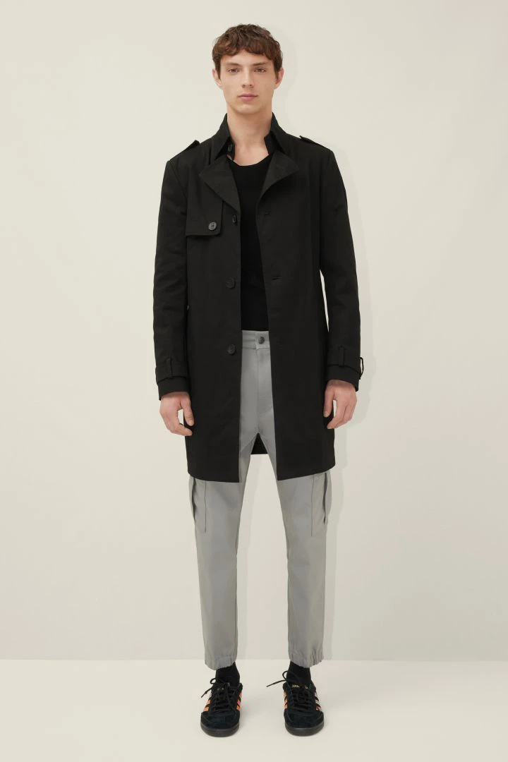 DRYKORN Trenchcoat In Baumwoll-Twill Schwarz 4 DRYKORN Trenchcoat In Baumwoll-Twill Schwarz - Image 2