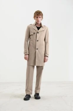 Trenchcoat In Baumwoll-Twill Beige -Drykorn Geschäft 10 45 122011 45108 SKOPJE 1790 02 e75b0ac0f11158ee98ca82e7e25712b557cda9df 720x1080
