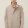 Stehkragenmantel In Baumwoll-Twill Braun -Drykorn Geschäft 10 45 122011 45237 RAUKEN 1790 01 fbfb37954ff15d580ca194b0475842c031f07551 720x1080