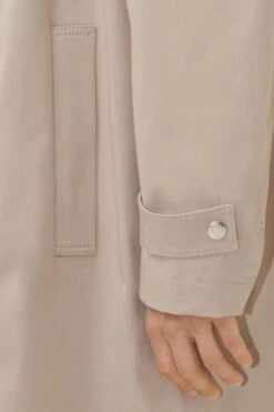 Stehkragenmantel In Baumwoll-Twill Braun -Drykorn Geschäft 10 45 122011 45237 RAUKEN 1790 04 9848b0a60dc34b490370c113aba505cd5810c80b 720x1080