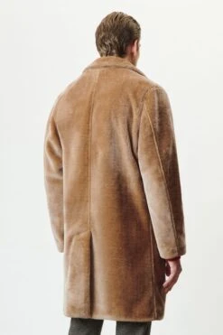 DRYKORN Reversmantel In Lammfell Optik Braun -Drykorn Geschäft 10 45 150145 45234 SOLANO 1400 03 c9d1c563f6492ae399a893e3ac40c3836194ac74 720x1080