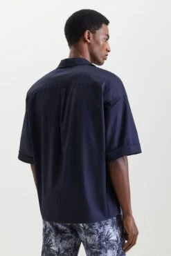 Oversized Kurzarmhemd Blau -Drykorn Geschäft 10 47 122097 47292 WANJA 3000 03 467d3aa99255ca20ffd4f2ccde96a37e59f56f89 720x1080