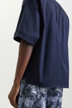 Oversized Kurzarmhemd Blau -Drykorn Geschäft 10 47 122097 47292 WANJA 3000 05 eca6a43422f4b2a4312318e7fef72ad3da9193e7 720x1080