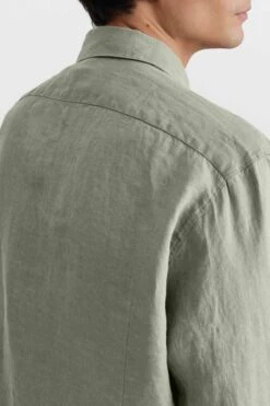 DRYKORN Klassisches Hemd In Slim Fit Aus Reinem Leinen Grün -Drykorn Geschäft 10 47 126004 47188 RUBEN 2100 05 be4d2cfd31795270b2c26bbe4d0f52d184d01dec 720x1080