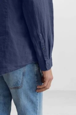 Klassisches Hemd In Slim Fit Aus Reinem Leinen Blau -Drykorn Geschäft 10 47 126004 47188 RUBEN 3200 04 a7660d4a8ccbc3135e74e36adc41a355d7ea0844 720x1080