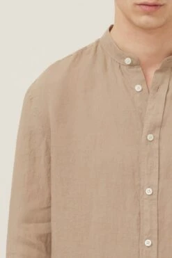 Hemd Mit Stehkragen Aus Reinem Leinen Braun -Drykorn Geschäft 10 47 126004 47254 TAROK 1705 04 a1c2d47f38691f77a1e09979a3904fdea65a182e 720x1080