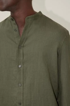 DRYKORN Hemd Mit Stehkragen Aus Reinem Leinen Grün -Drykorn Geschäft 10 47 126004 47254 TAROK 2100 04 ddad44a584a6f1c144587bc858af7094b73f2786 720x1080
