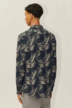 Klassisches Hemd In Slim Fit Mit Animal-Print Grün 9 Klassisches Hemd In Slim Fit Mit Animal-Print Grün -Drykorn Geschäft 10 47 126070 47188 RUBEN 2503 03 dc92ea12e0775606d5cf3d18bf5c6b0c224c8f4c 720x1080