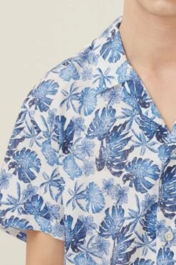Kurzarmhemd Mit Camp Collar Und Floralem All-Over-Print Blau 10 Kurzarmhemd Mit Camp Collar Und Floralem All-Over-Print Blau -Drykorn Geschäft 10 47 126088 47217 BIJAN 3200 04 edc048cd29965209eafa1497576418b26f2852f0 720x1080