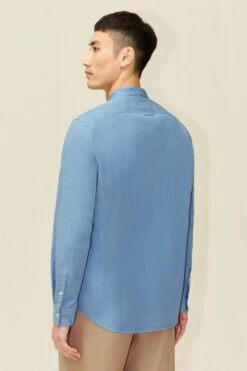 DRYKORN Hemd Mit Stehkragen Aus Lyocell-Baumwoll-Mix Blau -Drykorn Geschäft 10 47 128001 47254 TAROK 3712 03 9834440275ccd5510c0e2700a5a4f075d356d3ca 720x1080