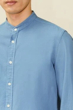 DRYKORN Hemd Mit Stehkragen Aus Lyocell-Baumwoll-Mix Blau -Drykorn Geschäft 10 47 128001 47254 TAROK 3712 04 d795ca07f18cb660800efec58666d9e93e4c02ba 720x1080