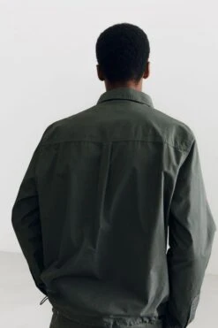 Relaxed Fit Tech Shirt Grün -Drykorn Geschäft 10 47 128102 47312 APSOL 2100 03 f6045629db04b6a02e879c61d56814c6f9c96467 720x1080