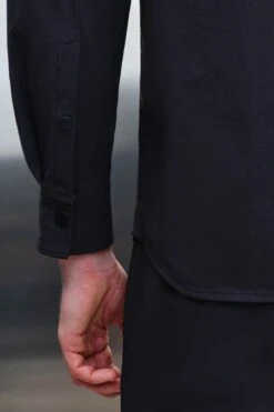 Casual Hemd Mit Brusttaschen In Technischem Ripstop Schwarz -Drykorn Geschäft 10 47 134130 47317 LOID 1000 06 7d266e10397d3509c1b4bcd1a2ddce0178714dad 720x1080