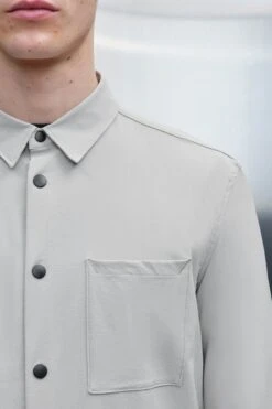 Casual Hemd Mit Brusttaschen In Technischem Ripstop Grau -Drykorn Geschäft 10 47 134130 47317 LOID 6601 04 aeab0ffb55af5ed4615ed58cb8513b74fabd0766 720x1080