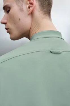 Hemd Mit Stehkragen Aus Baumwoll-Jersey Grün -Drykorn Geschäft 10 47 136169 47254 TAROK 2602 05 ec8e290a61f275f5d190286c54427da5b2a4b6ac 720x1080