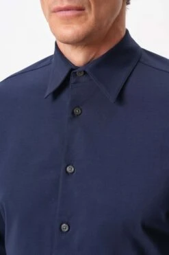 Tight Fit Hemd In Elastischer Baumwolle Blau 12 Tight Fit Hemd In Elastischer Baumwolle Blau -Drykorn Geschäft 10 47 136169 47268 ZED 3302 04 420319802aee37bbd5659a62b3a8606ce88f077f 720x1080