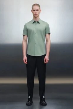 Kurzarmhemd Aus Baumwolle Grün -Drykorn Geschäft 10 47 136169 47337 SPIN 2602 02 4c13c6c3ba15723b294eb1d588aa558ce0f588c8 720x1080