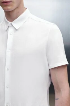 Kurzarmhemd Aus Baumwolle Weiß -Drykorn Geschäft 10 47 136169 47337 SPIN 6000 04 8a4ef83e4c15746ad1f1d5efa35bd230d352b5fb 720x1080