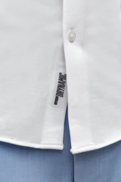 Kurzarmhemd Aus Baumwolle Weiß -Drykorn Geschäft 10 47 136169 47337 SPIN 6000 05 ef79ac0572020fb3a9a8d45ffef13ebcc20420ac 720x1080
