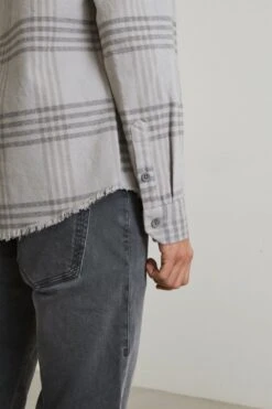 Cozy Karo-Flanellhemd Grau 11 Cozy Karo-Flanellhemd Grau -Drykorn Geschäft 10 47 146285 47267 PHASMO 6601 04 6c273c8651ccb1c901da46432888103cee4a6a60 720x1080