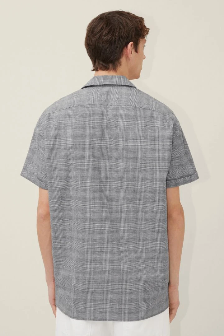 DRYKORN Kurzarmhemd Mit Camp Collar In Feinem Karomuster Blau 5 DRYKORN Kurzarmhemd Mit Camp Collar In Feinem Karomuster Blau - Image 3