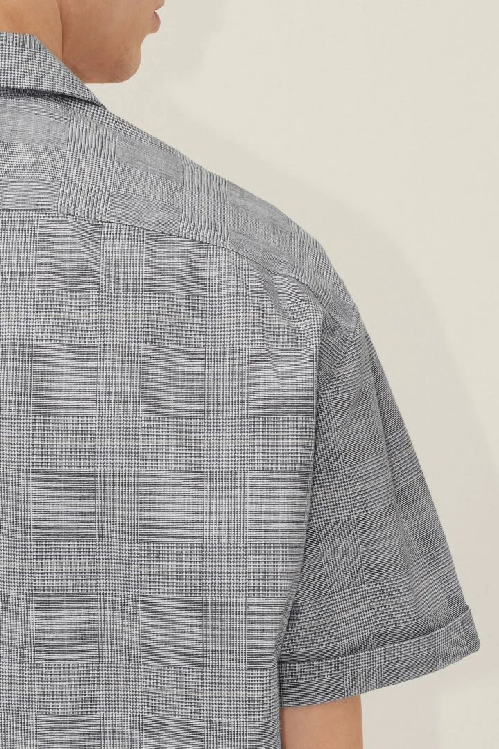 DRYKORN Kurzarmhemd Mit Camp Collar In Feinem Karomuster Blau 6 DRYKORN Kurzarmhemd Mit Camp Collar In Feinem Karomuster Blau - Image 4