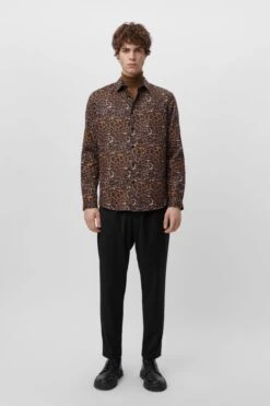 Klassisches Hemd In Slim Fit Mit Animal-Print Braun -Drykorn Geschäft 10 47 152139 47188 RUBEN 1303 02 5993e2be063e9ef3ab7c4d4a9f916f869fb39cfc 720x1080